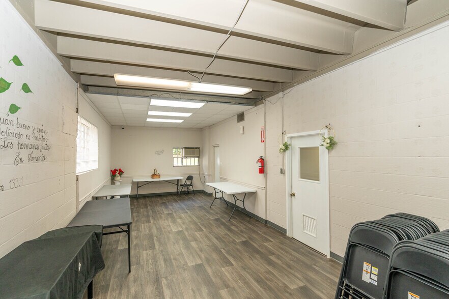 1127 Commercial Ave, Charlotte, NC à vendre - Photo de l’immeuble – Image 3 sur 7
