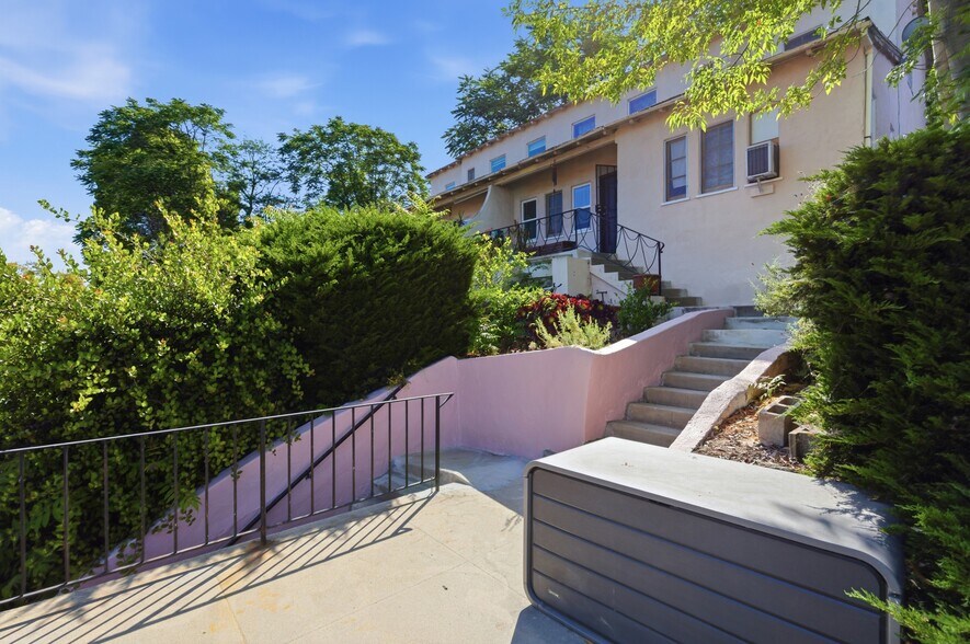 66 Hampden Ter, Alhambra, CA à vendre - Photo de l’immeuble – Image 2 sur 45
