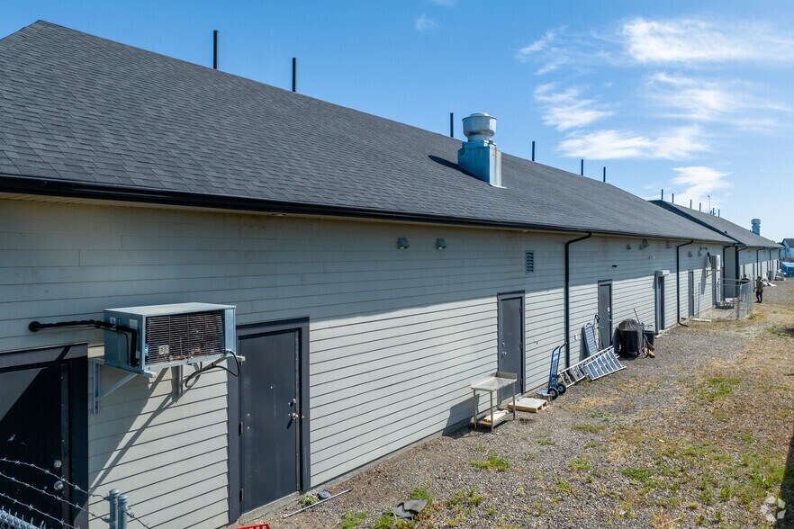 720 Centre St NE, Rocky View No 44, AB à vendre - Photo de l’immeuble – Image 3 sur 5