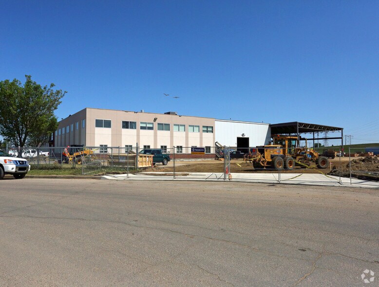 3115 93 St NW, Edmonton, AB à vendre - Photo de l’immeuble – Image 2 sur 6