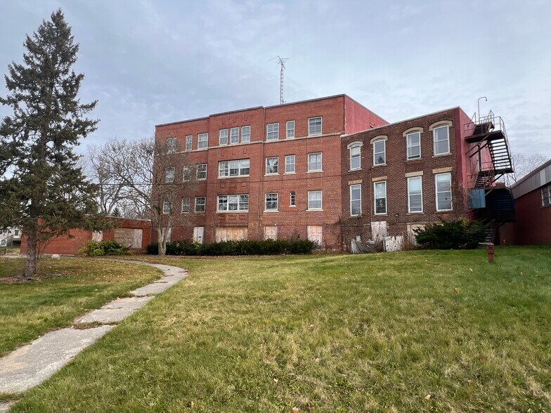 120 N Locust St, Adrian, MI à vendre - Photo principale – Image 1 sur 4