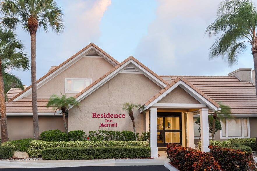 525 NW 77th St, Boca Raton, FL à vendre - Photo de l’immeuble – Image 2 sur 16