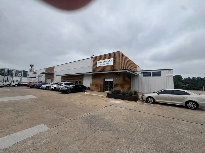 6500 N Lamar Blvd, Austin, TX à louer - Photo de l’immeuble – Image 2 sur 10