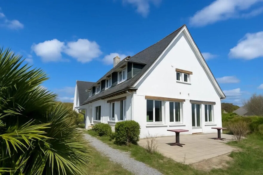 Bureau dans Saint-Pierre-Quiberon à vendre - Photo de l’immeuble – Image 1 sur 5
