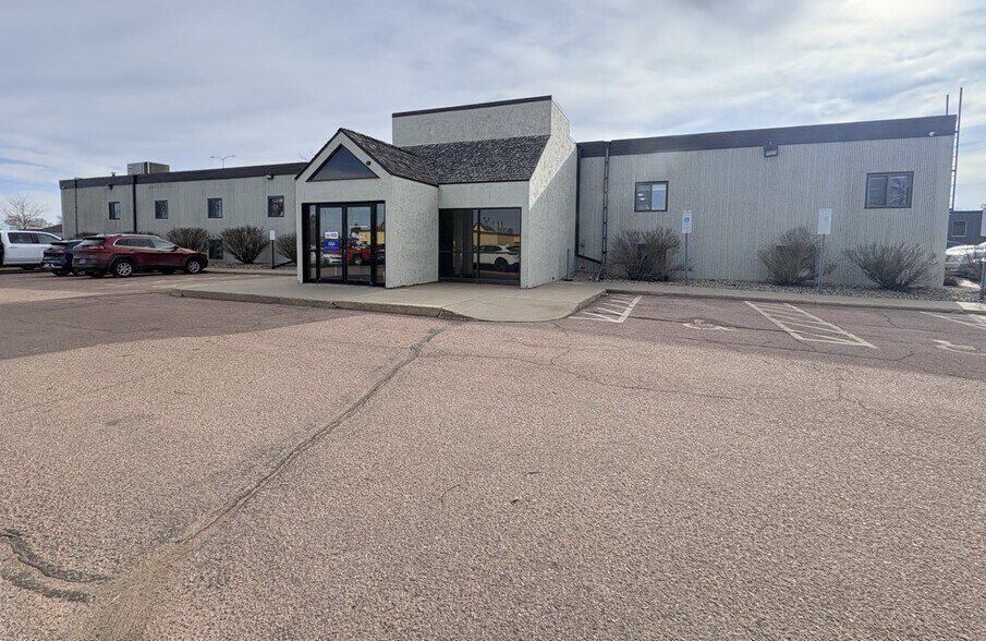 817 W Russell St, Sioux Falls, SD à louer - Photo principale – Image 1 sur 19