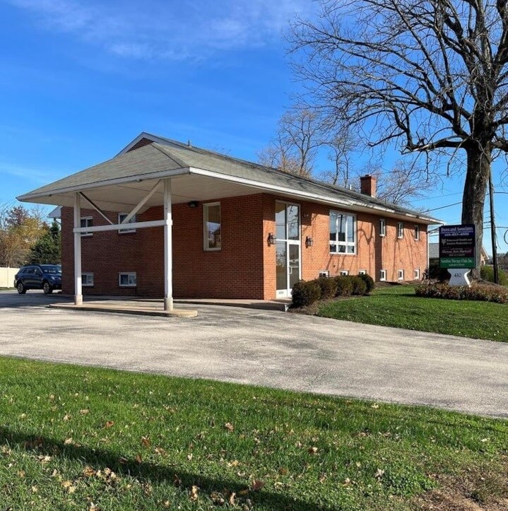 410 E Township Line Rd, Havertown, PA à louer Photo de l’immeuble– Image 1 sur 8
