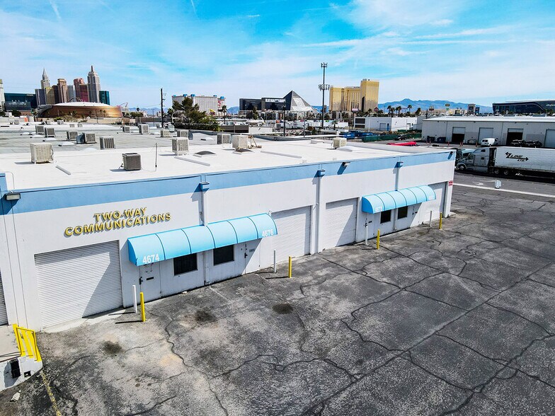3730-3750 Tompkins Ave, Las Vegas, NV à louer - Aérien – Image 2 sur 10