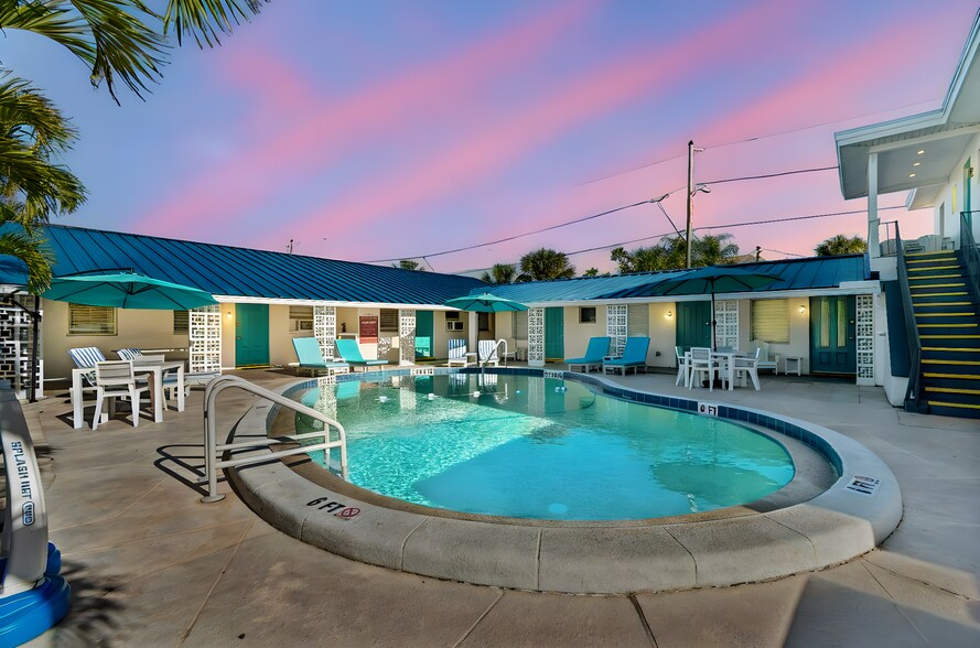 11903 Gulf Blvd, Treasure Island, FL à vendre - Photo de l’immeuble – Image 1 sur 39