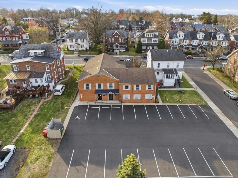 307 E Broad St, Souderton, PA à louer - Photo de l’immeuble – Image 2 sur 16
