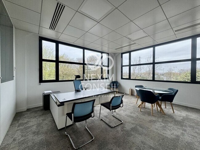 Plus de détails pour Bureau à louer