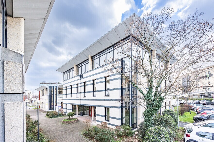 Bureau dans Gennevilliers à vendre - Photo de l’immeuble – Image 2 sur 3