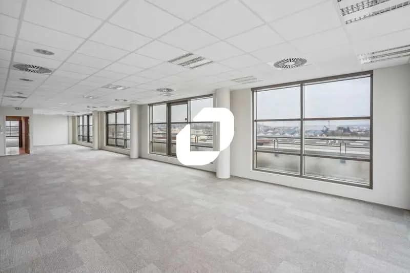 2 Avenue De La Carelle, Villeneuve-le-Roi à louer - Photo de l’immeuble – Image 2 sur 20