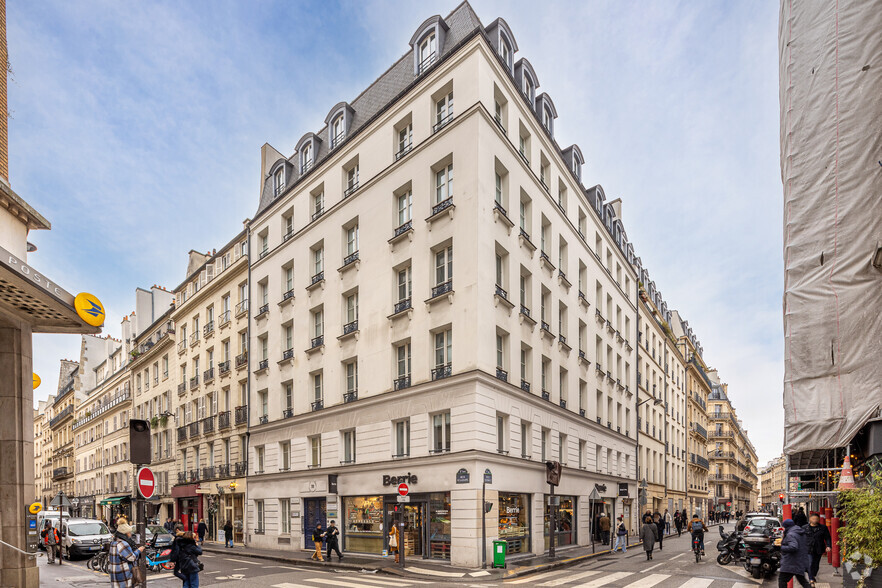 39 Rue Saint-Lazare, Paris à louer - Photo principale – Image 1 sur 4