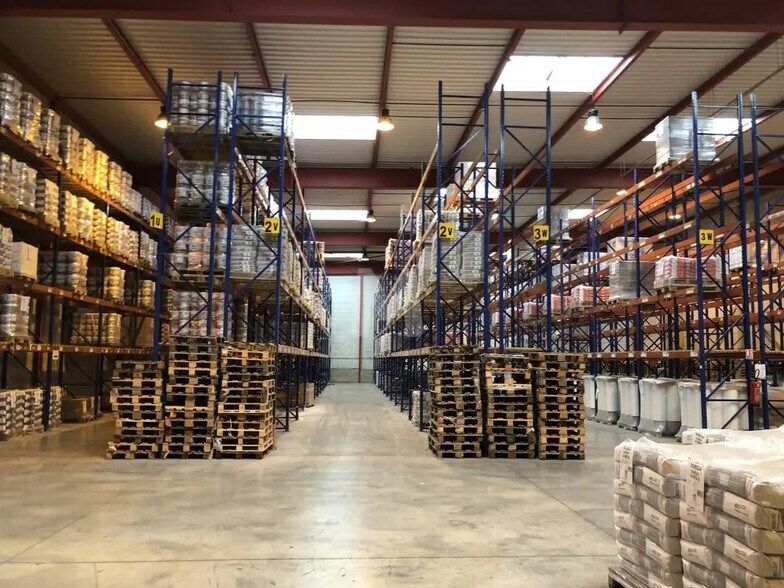 Local d’activités dans Combs-la-Ville à louer - Photo intérieure – Image 3 sur 5