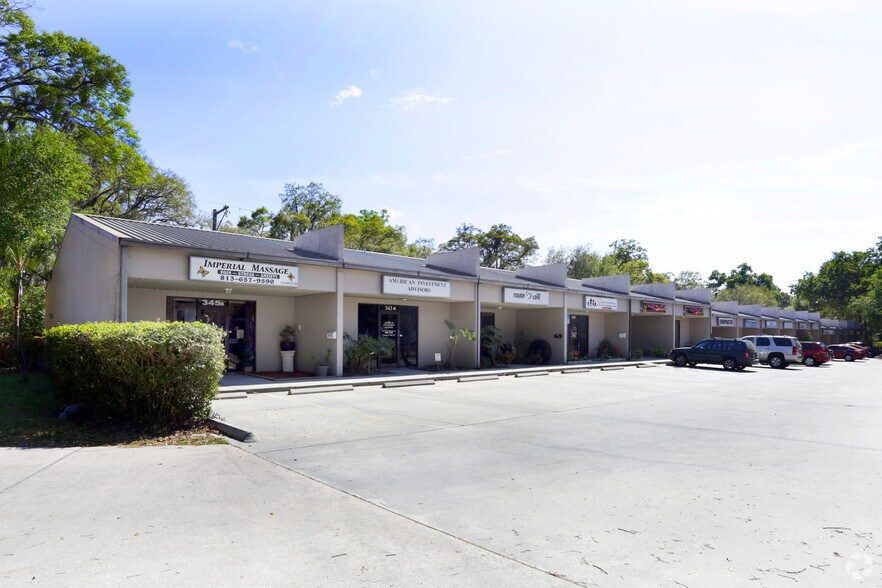 311-345 E Robertson St, Brandon, FL à louer - Photo de l’immeuble – Image 3 sur 3