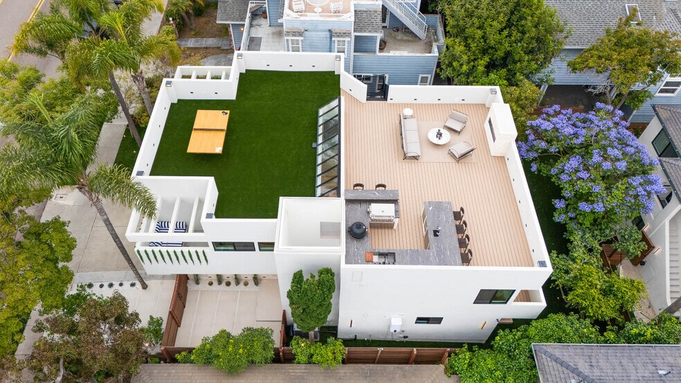 7372 Fay Ave, La Jolla, CA à vendre - Photo de l’immeuble – Image 3 sur 76