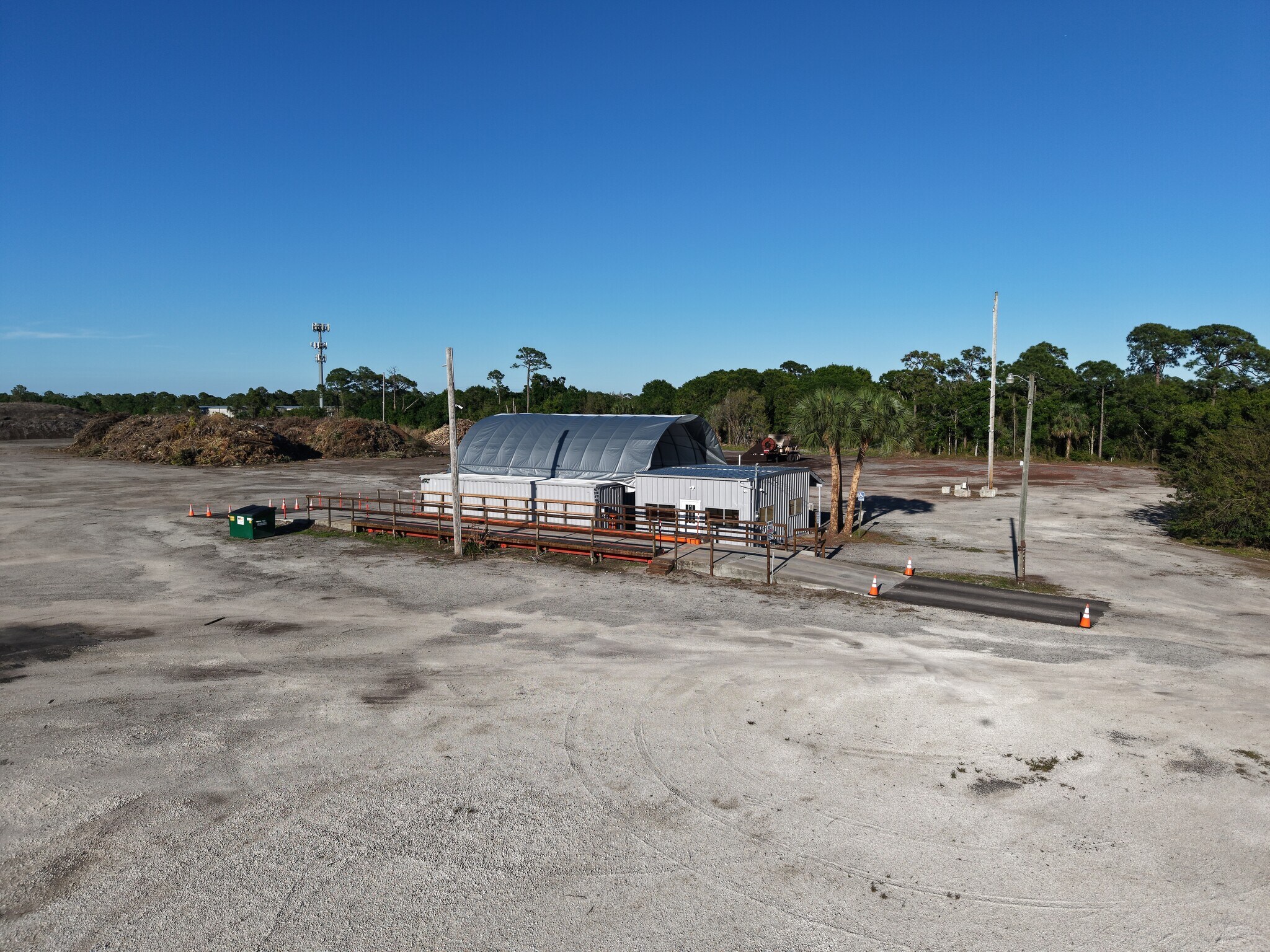 5420 41st Street, Vero Beach, FL à vendre Photo principale– Image 1 sur 3
