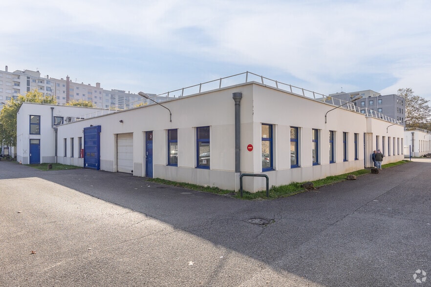 Bureau dans Villeurbanne à louer - Photo de l’immeuble – Image 2 sur 2