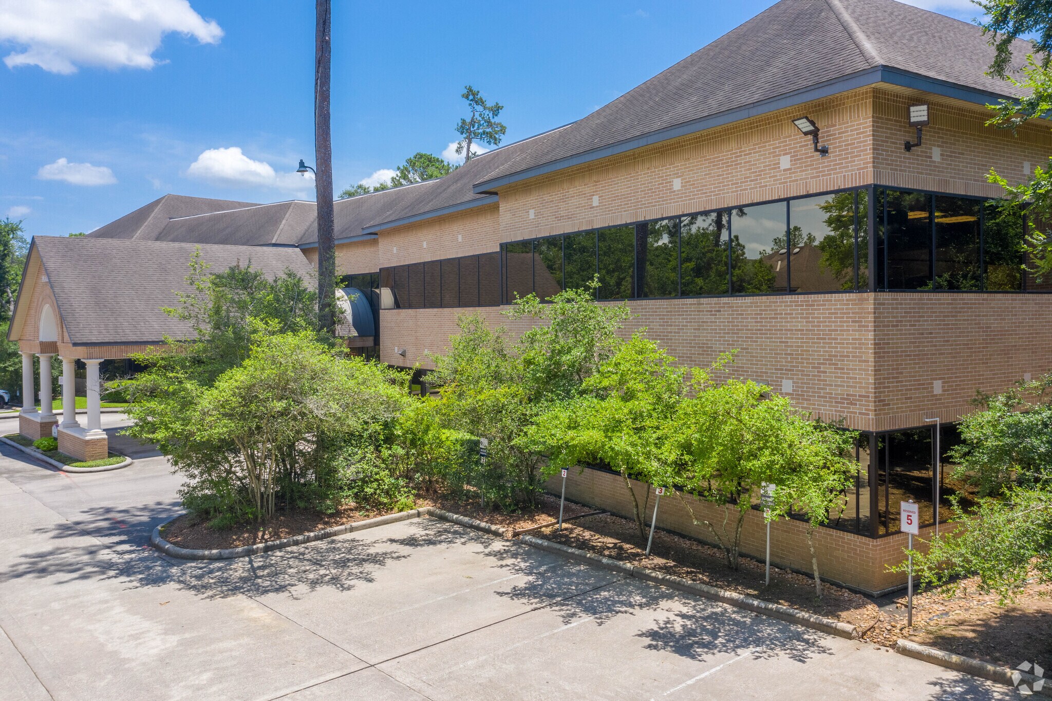 4840 W Panther Creek Dr, The Woodlands, TX à louer Photo de l’immeuble– Image 1 sur 33