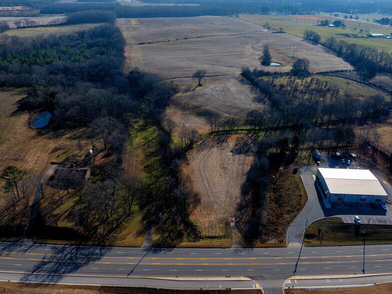 2590 US-43, Lawrenceburg, TN à vendre - Photo principale – Image 1 sur 3