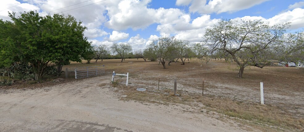 000 Mayfield Rd, San Benito, TX à louer - Photo de l’immeuble – Image 2 sur 6