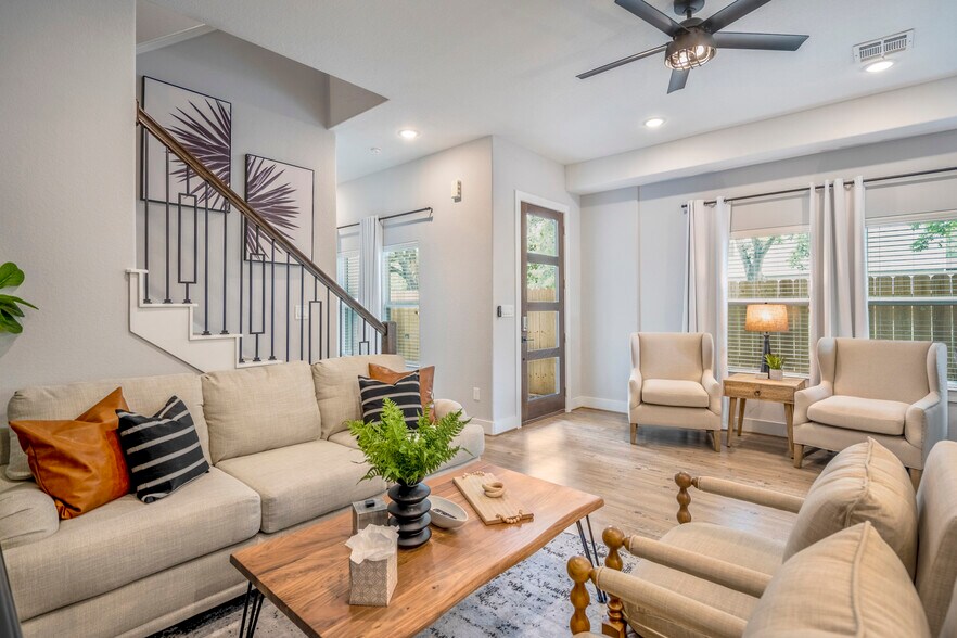 3710 Noah St, Houston, TX à vendre - Photo de l’immeuble – Image 3 sur 44