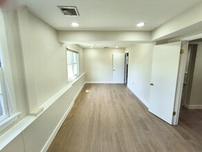 2 Mountain View Ave, Long Valley, NJ à louer Photo intérieure– Image 2 sur 7