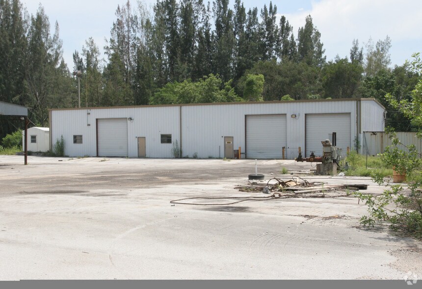 8565 W 44th Ave, Hialeah, FL à louer - Photo de l’immeuble – Image 2 sur 73