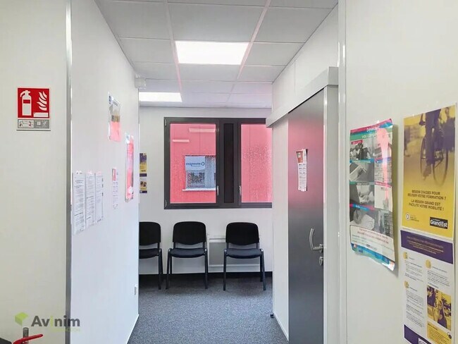 Plus de détails pour Bureau à louer