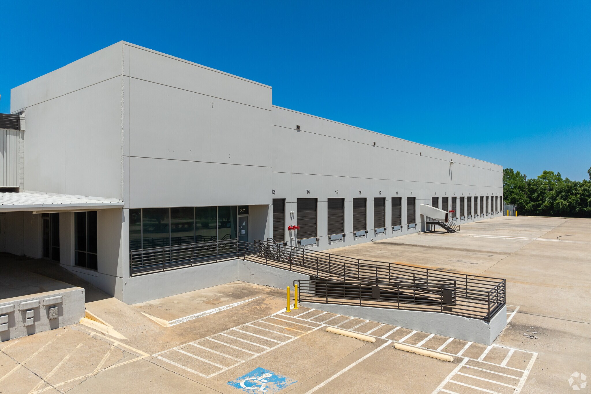 502 Fountain Pky, Grand Prairie, TX à louer Photo principale– Image 1 sur 16