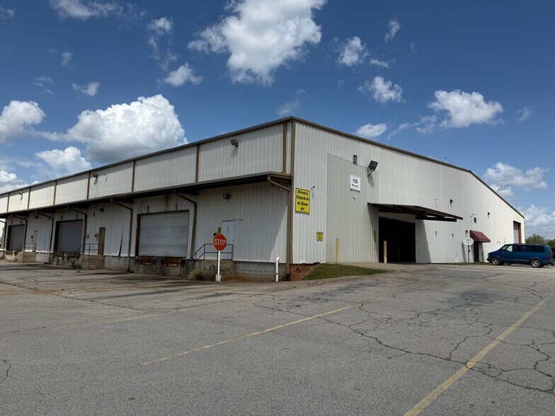 109 Bunch Rd, Jackson, GA à louer - Photo de l’immeuble – Image 1 sur 5