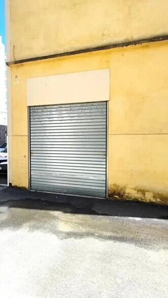 Industriel/Logistique dans Nice à louer - Photo de l’immeuble – Image 1 sur 14