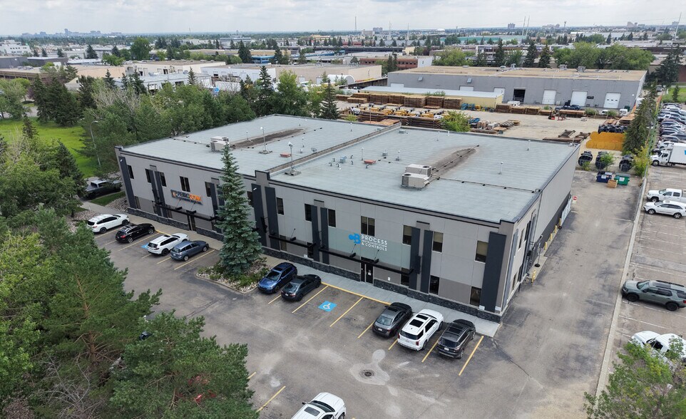 17423-17509 109th Ave NW, Edmonton, AB à louer - Photo de l’immeuble – Image 2 sur 4