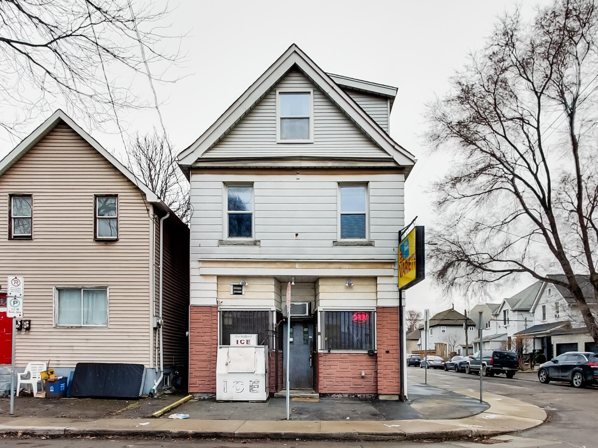 44 Francis St, Hamilton, ON à vendre Photo principale– Image 1 sur 48