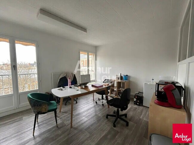 Plus de détails pour Bureau à louer