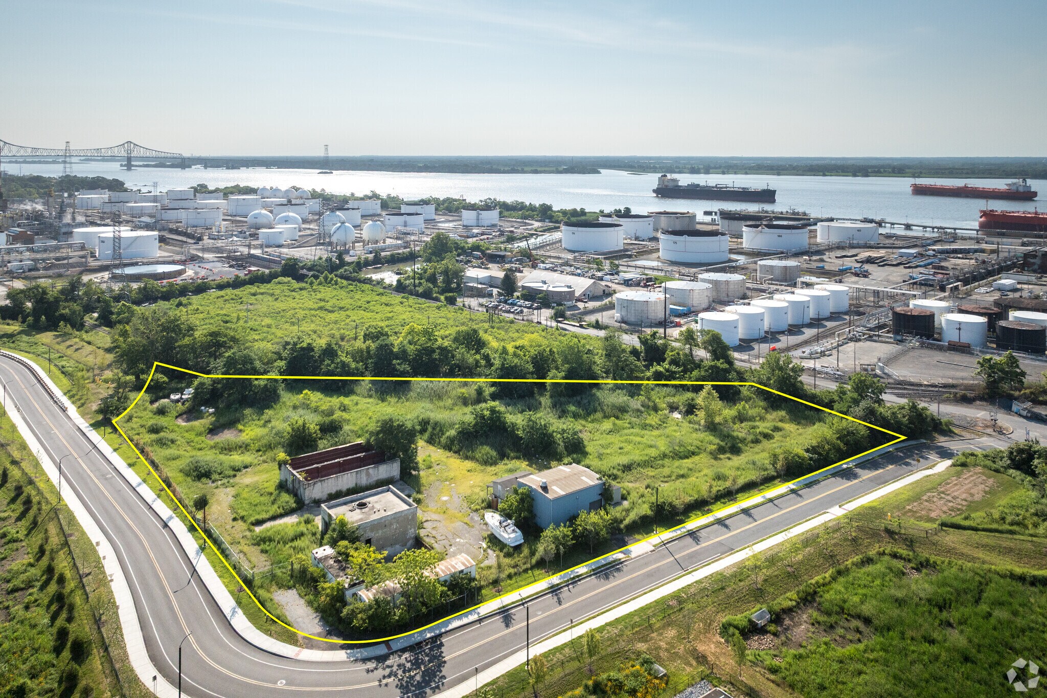 650 Penn St, Marcus Hook, PA à vendre Photo de l’immeuble– Image 1 sur 9