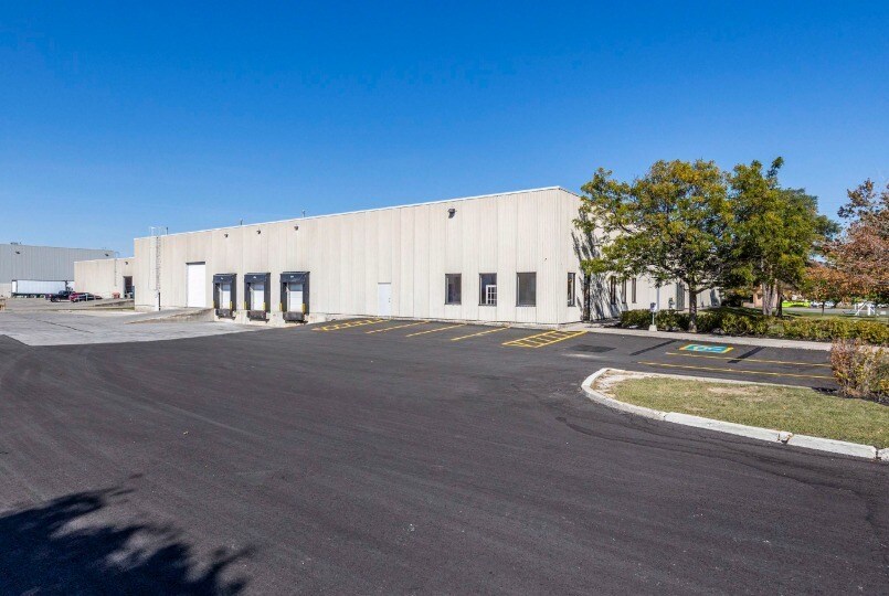 415 Traders Blvd E, Mississauga, ON à louer - Photo de l’immeuble – Image 2 sur 4