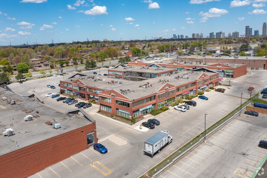 1100 Burnhamthorpe Rd W, Mississauga, ON à louer - Photo de l’immeuble – Image 3 sur 5