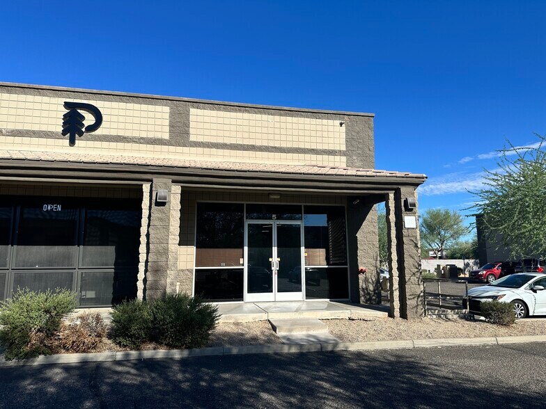 21031 N Cave Creek Rd, Phoenix, AZ à louer - Photo de l’immeuble – Image 1 sur 15