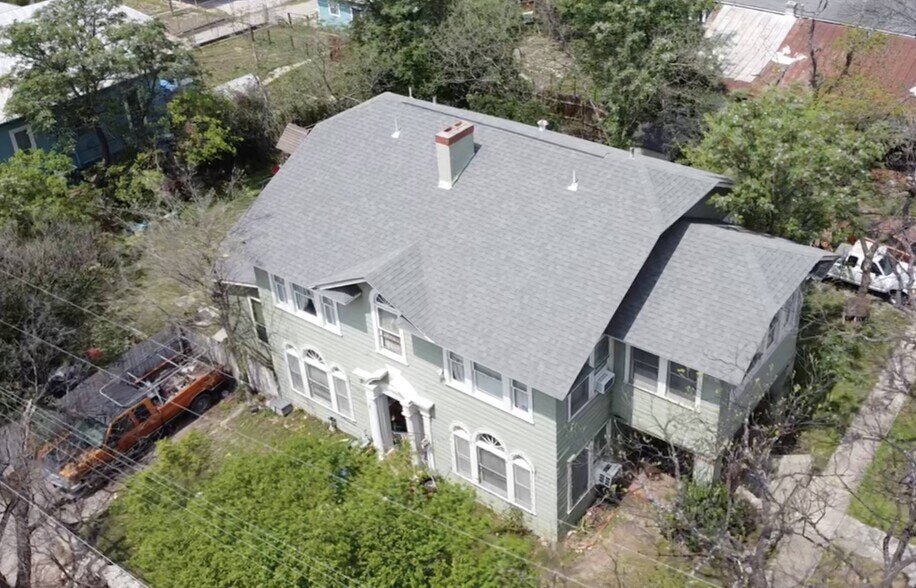 1731 N Interstate 35, San Antonio, TX à vendre - Photo principale – Image 1 sur 3