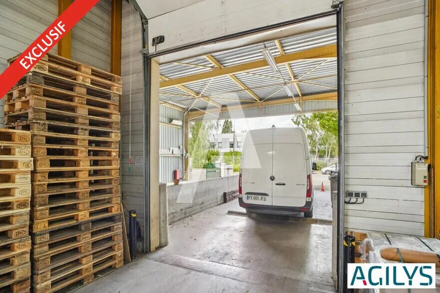 Local d'activités dans Les Ulis à vendre - Photo de l’immeuble – Image 3 sur 12