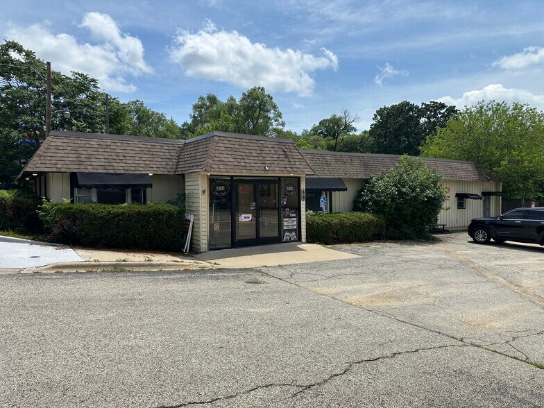 89 E Grand Ave, Fox Lake, IL à vendre - Photo de l’immeuble – Image 1 sur 15