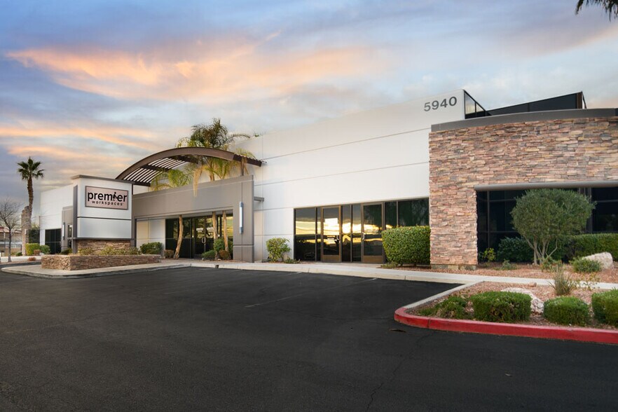 5940 S rainbow Blvd, Las Vegas, NV à louer - Photo de l’immeuble – Image 1 sur 2