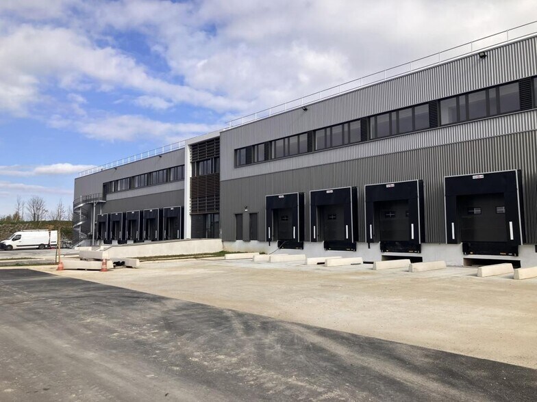 2 Avenue Des Morillons, Garges-lès-Gonesse à louer - Photo de l’immeuble – Image 3 sur 10