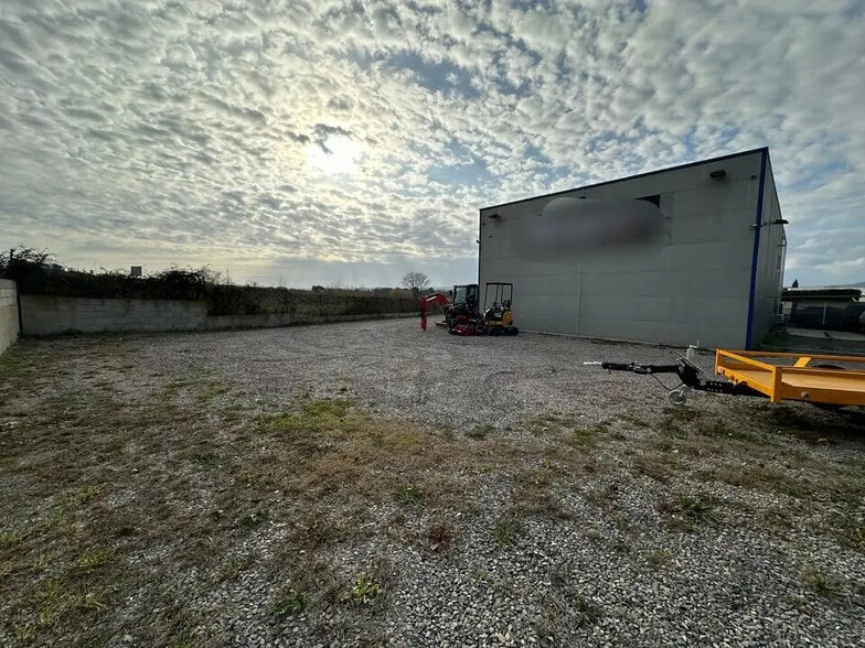 Industriel/Logistique dans Gigean à louer - Photo de l’immeuble – Image 3 sur 10