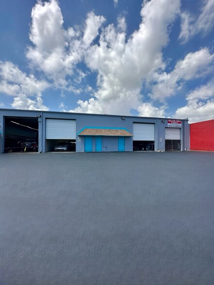 1225 S Dixie Hwy, Pompano Beach, FL à louer - Photo de l’immeuble – Image 1 sur 9