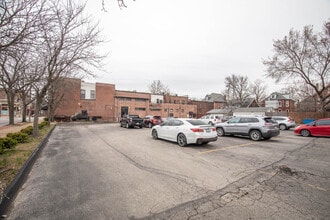 3008-3030 S Grand Ave, Saint Louis, MO à louer Photo de l’immeuble– Image 2 sur 8