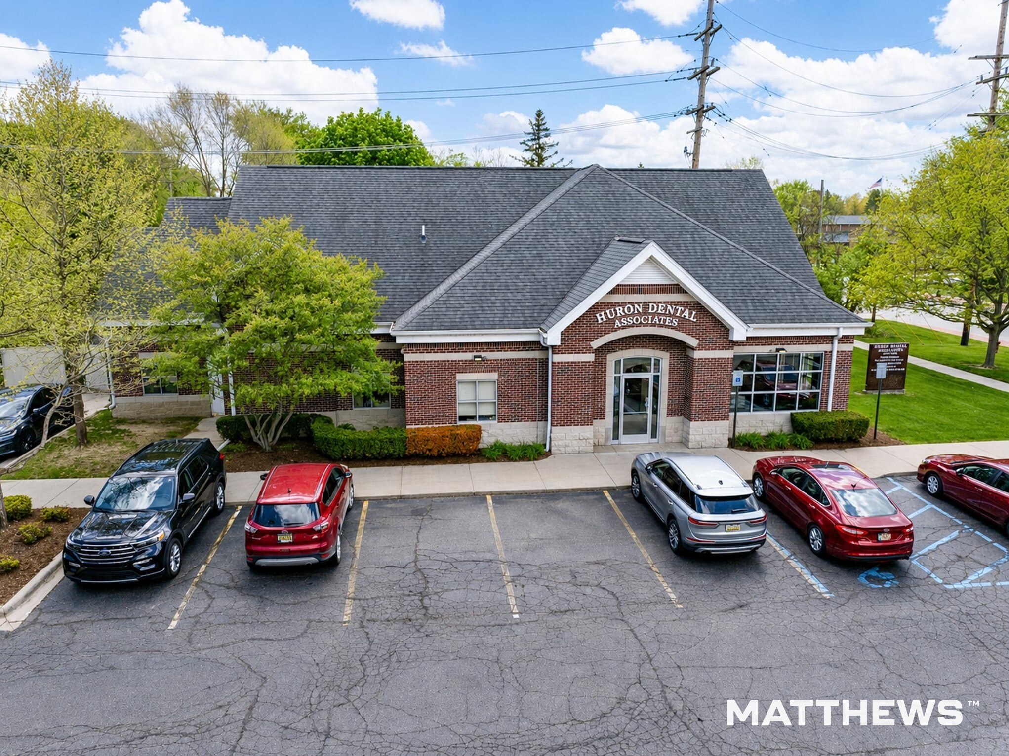 18757 Huron River Dr, New Boston, MI à vendre Photo principale– Image 1 sur 6