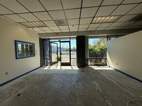 5755 Redwood Dr, Rohnert Park, CA à louer Photo intérieure– Image 2 sur 6