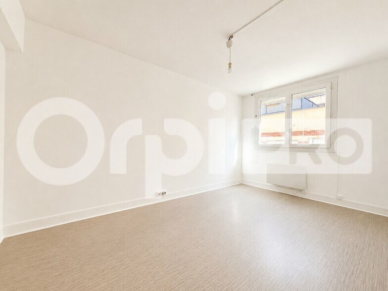 Bureau dans Beauvais à vendre - Photo intérieure – Image 2 sur 6